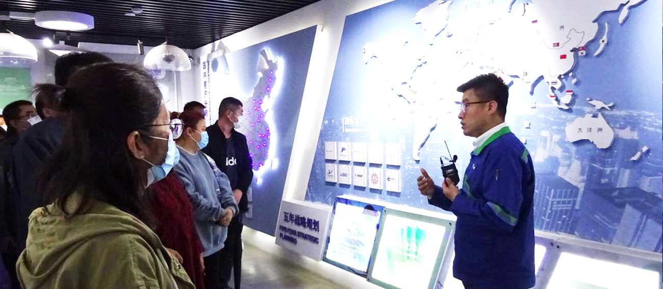 星空公司成功承接周邊社區(qū)居民入廠觀摩活動