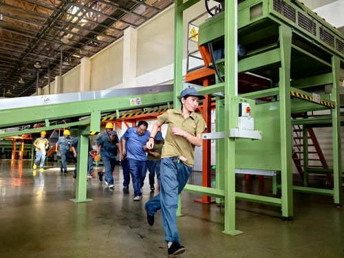 云南中煙楚雄卷煙廠制絲車間開展火災應急疏散演練