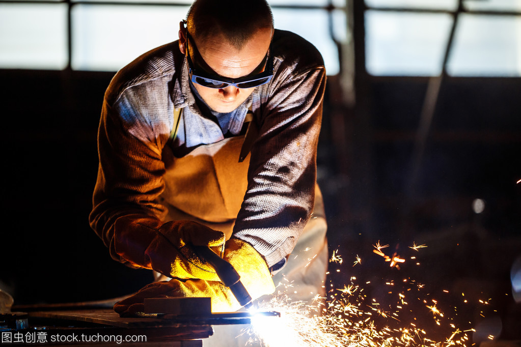 高效與精準 等離子設備在現代金屬切割與焊接制造中的應用與發展